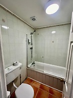 Whites Hotel