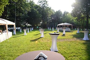 Crowne Plaza Bucharest by IHG