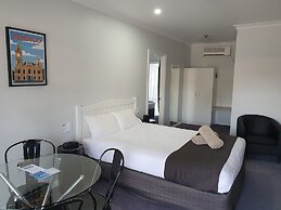 Golden Reef Motor Inn