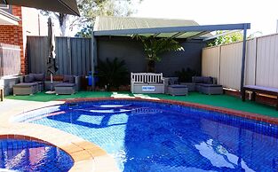 Golden Reef Motor Inn