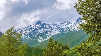 Aava Whistler Hotel