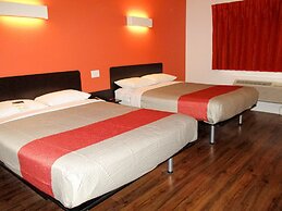 Motel 6 Moncton, NB
