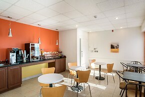 Motel 6 Moncton, NB