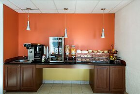 Motel 6 Moncton, NB