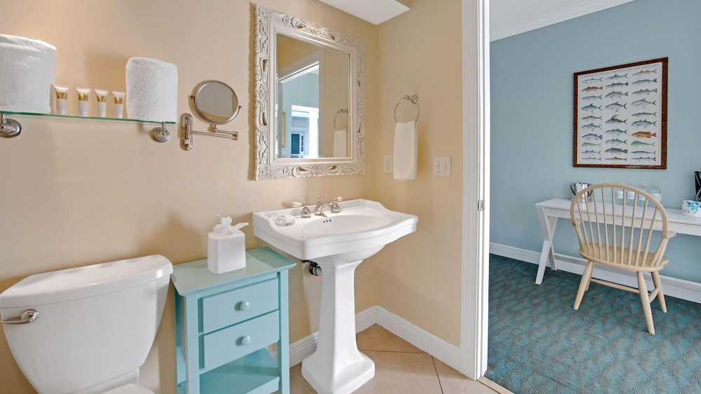 Tranquility Bay Beachfront Hotel and Resort