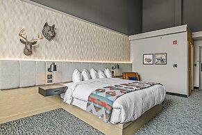 Everwild Canmore Hotel