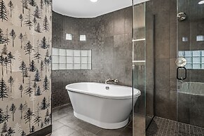 Everwild Canmore Hotel