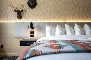 Everwild Canmore Hotel