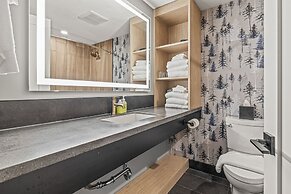 Everwild Canmore Hotel