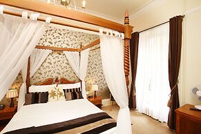 Woodlands Hotel, BW Signature Collection