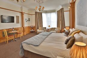 Woodlands Hotel, BW Signature Collection