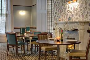 Woodlands Hotel, BW Signature Collection
