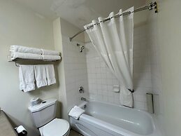 Howard Johnson by Wyndham Fort St. John
