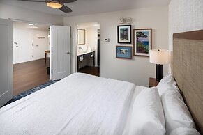 Hampton Inn & Suites Asheville Airport
