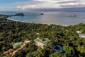 La Mariposa Hotel