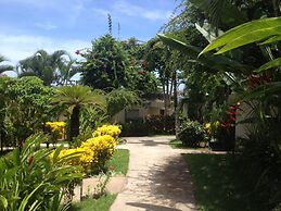 La Mariposa Hotel
