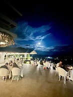 La Mariposa Hotel