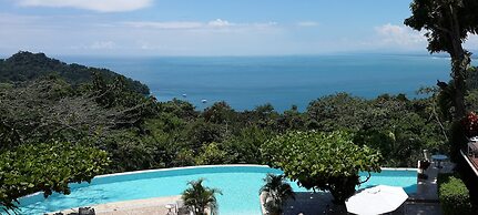 La Mariposa Hotel