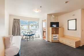 Blue Peaks Lodge