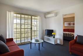 Adina Serviced Apartments Canberra Kingston