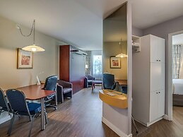 Quality Suites