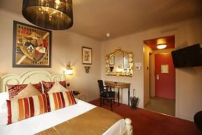 The Bruce Hotel