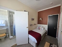 Marina Metro Hotel