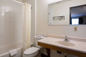 Super 8 by Wyndham Kamloops On The Hill