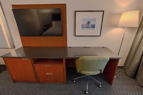 Frobisher Inn