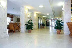 Castaways Resort and Suites
