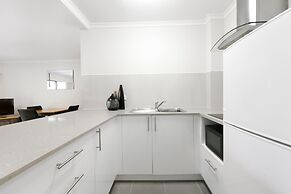 Mt Ommaney Hotel Apartments