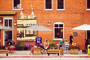 Four Points by Sheraton Hotel & Suites Calgary West