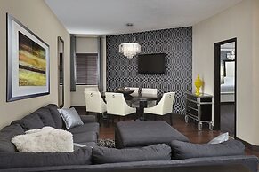 Four Points by Sheraton Hotel & Suites Calgary West