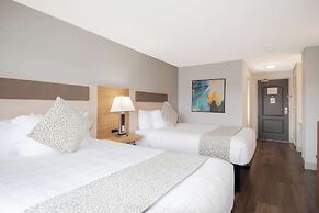 Coast Abbotsford Hotel & Suites