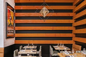 Moda Hotel