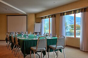 Holiday Inn Hotel & Suites Osoyoos by IHG