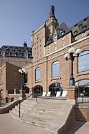 Delta Hotels by Marriott Bessborough