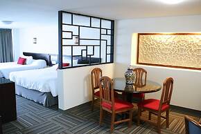 Ramada Plaza Leon