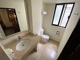 Ramada Plaza Leon