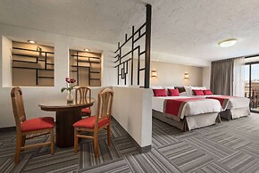 Ramada Plaza Leon