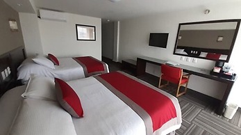 Ramada Plaza Leon