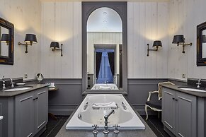 The Pand Hotel