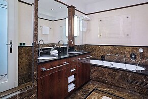 Hotel Elephant Weimar, Autograph Collection