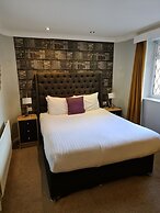 Barons Court Hotel