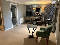 Barons Court Hotel