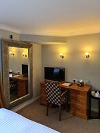 Barons Court Hotel
