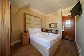 Royal Eagle Hotel