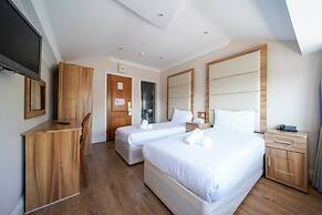 Royal Eagle Hotel