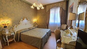 Hotel Carlton on the Grand Canal