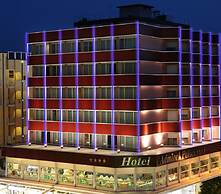 Admiral Art Hotel